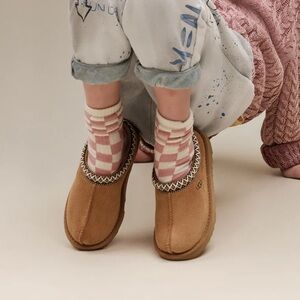 UGG Big Kids Tasman Chestnuts slippers